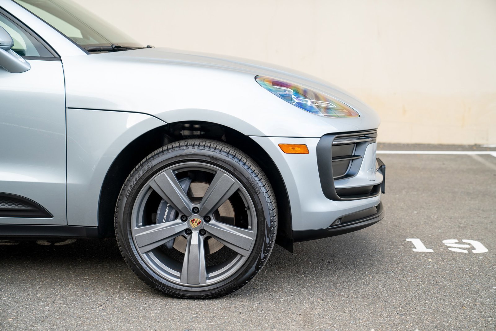 Used 2025 Porsche Macan image 9