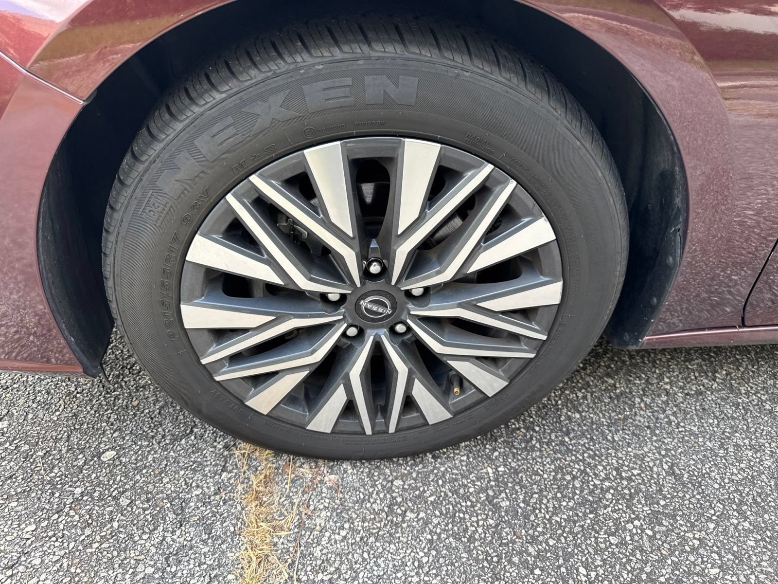 Used 2024 Nissan Altima 2.5 SV FWD image 8