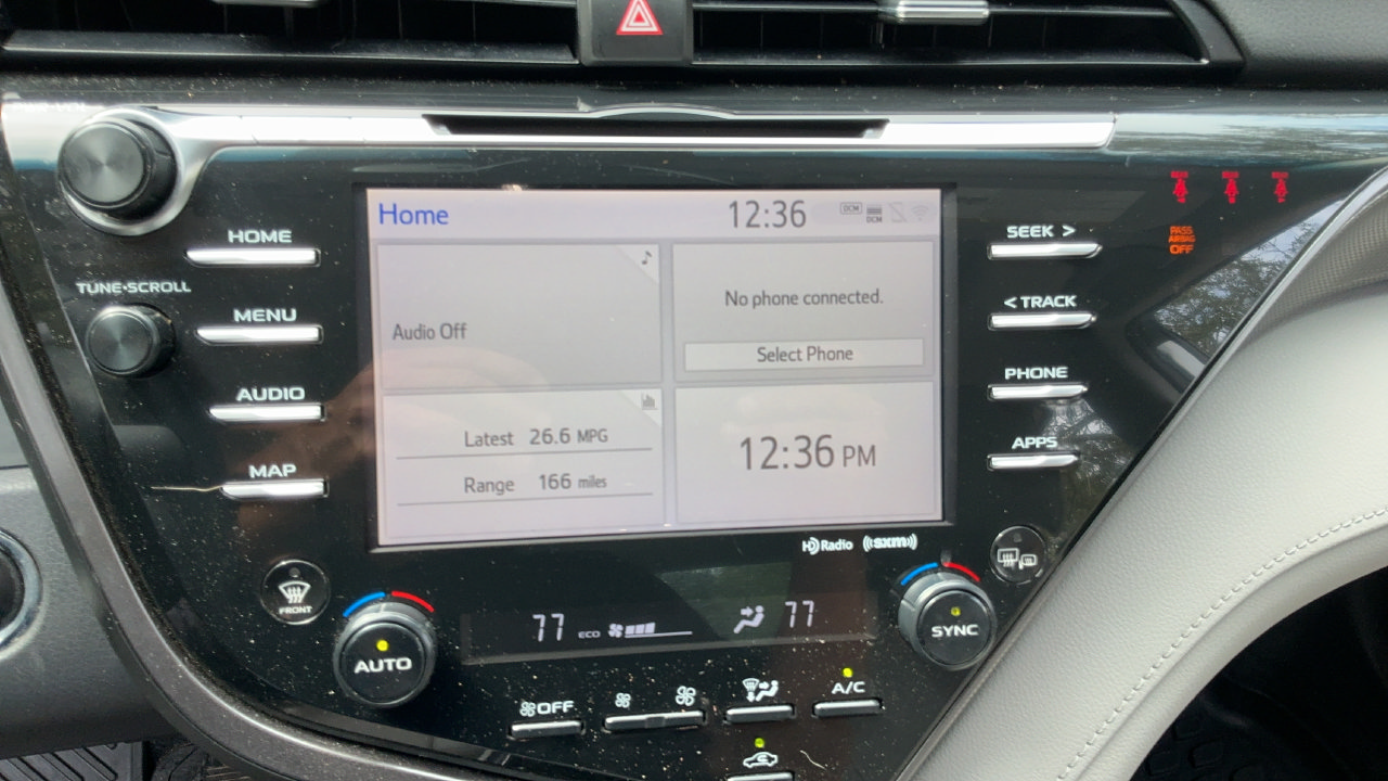 Used 2020 Toyota Camry XSE FWD image 10