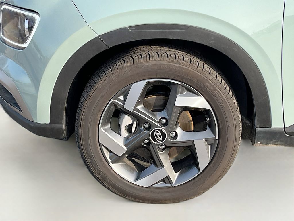 Used 2025 Hyundai Venue Limited image 31