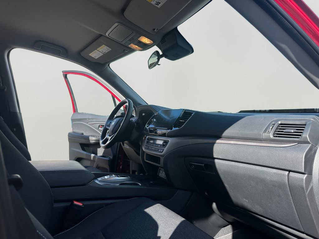 Used 2024 Honda Ridgeline Sport image 11