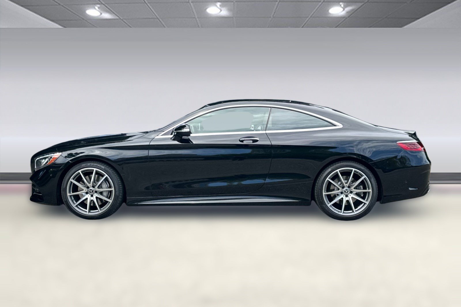 Used 2019 Mercedes-Benz S 560 4MATIC Coupe image 2