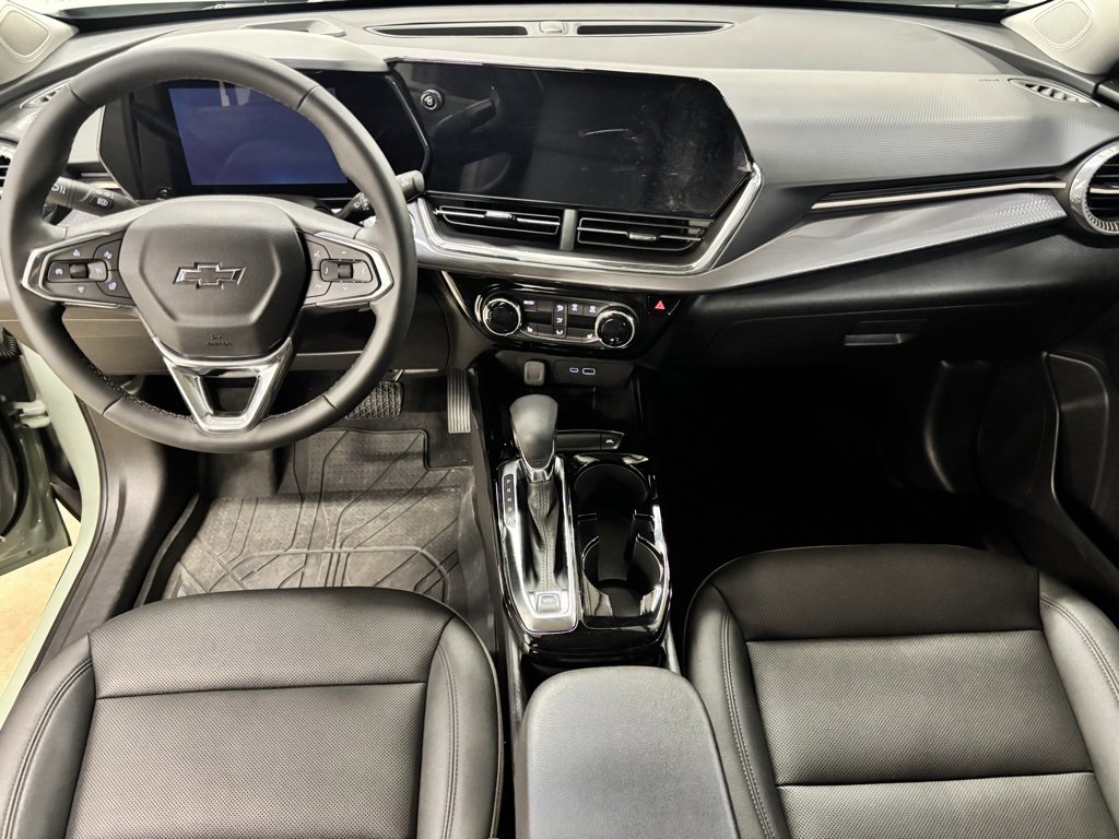 Used 2025 Chevrolet Trax ACTIV w/ Driver Confidence Package image 10