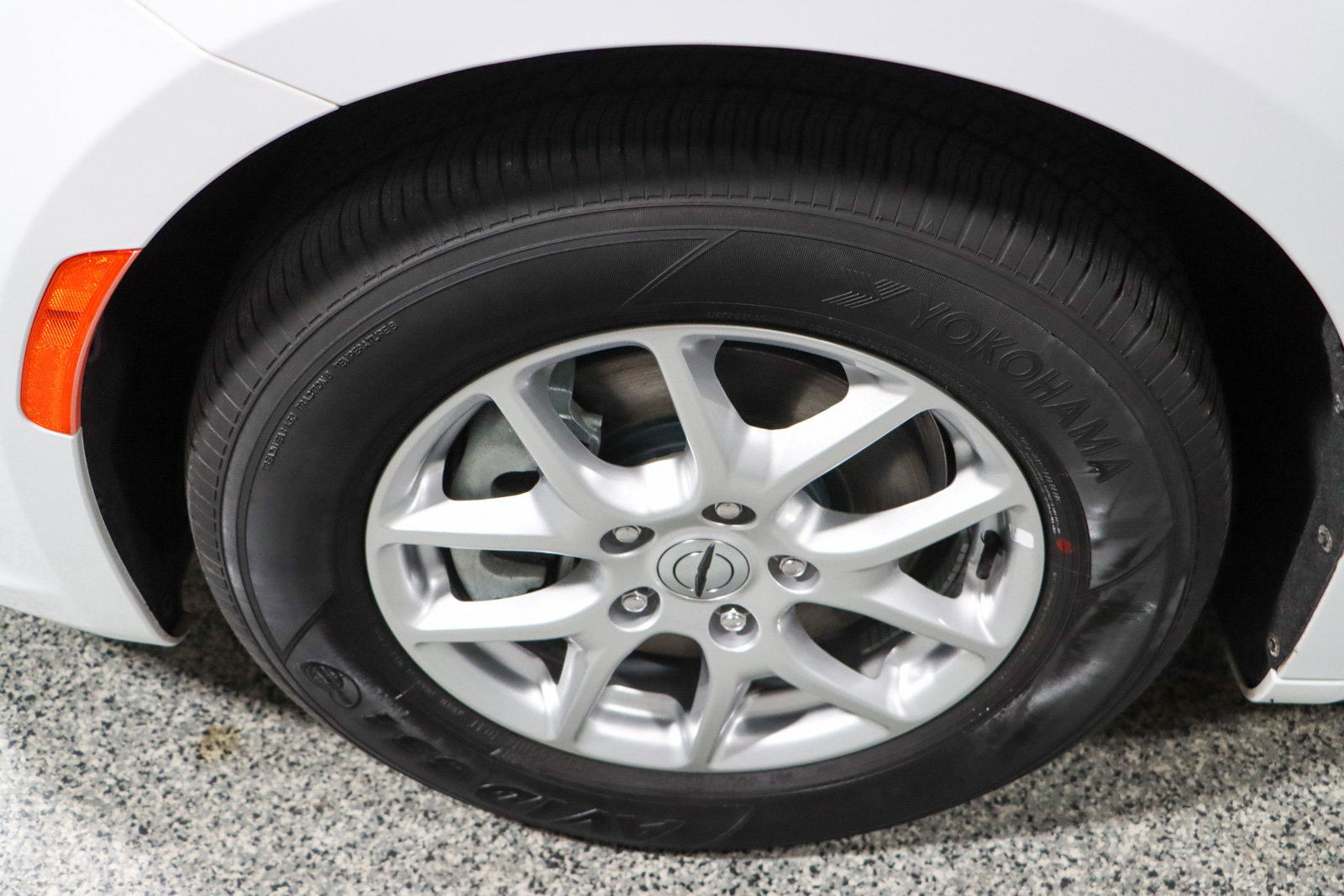 Used 2023 Chrysler Pacifica Touring-L image 11