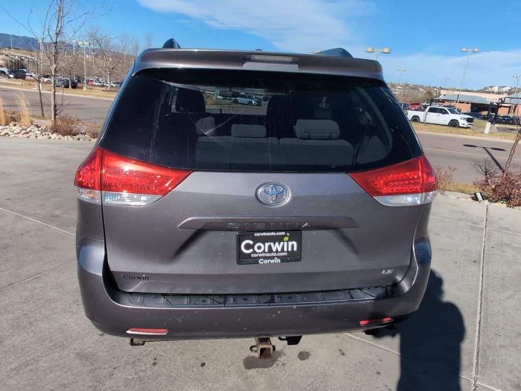 Used 2014 Toyota Sienna LE image 7