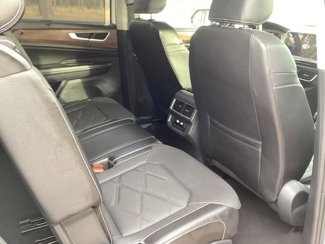 Used 2024 Volkswagen Atlas SE image 14