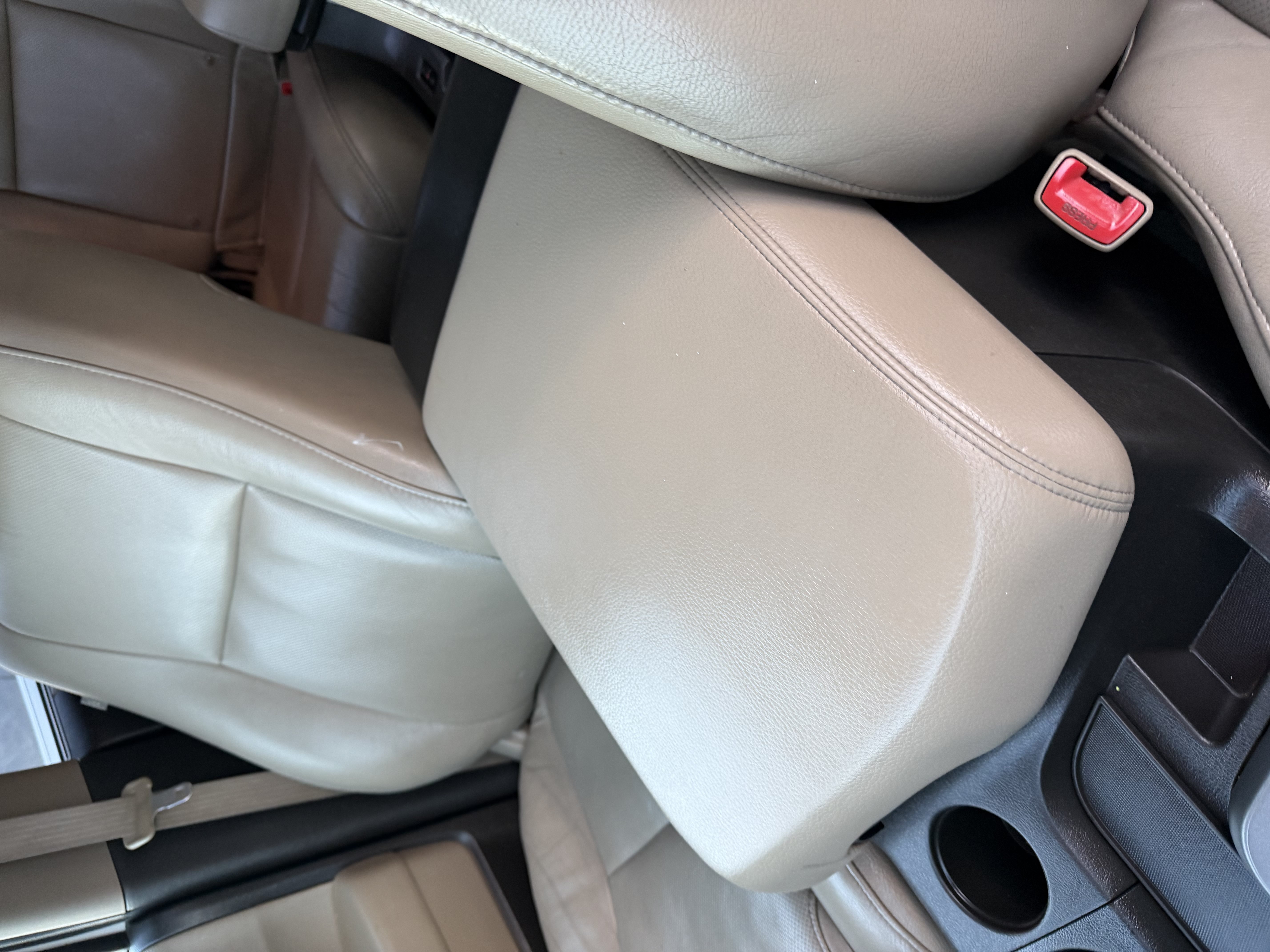Used 2011 Toyota Sequoia Platinum AWD/4WD image 26
