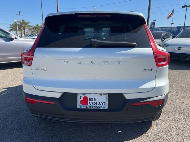 New 2026 Volvo XC40 B5 Plus w/ Climate Package AWD/4WD image 4
