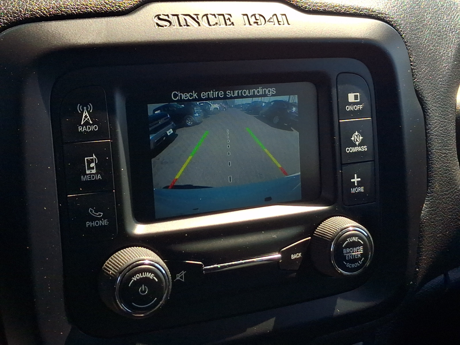 Used 2015 Jeep Renegade Latitude AWD/4WD image 17