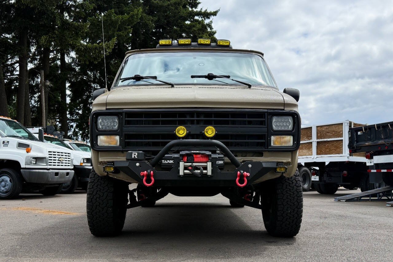 Used 1990 Chevrolet G30 Heavy-Duty Extended Sportvan RWD image 3