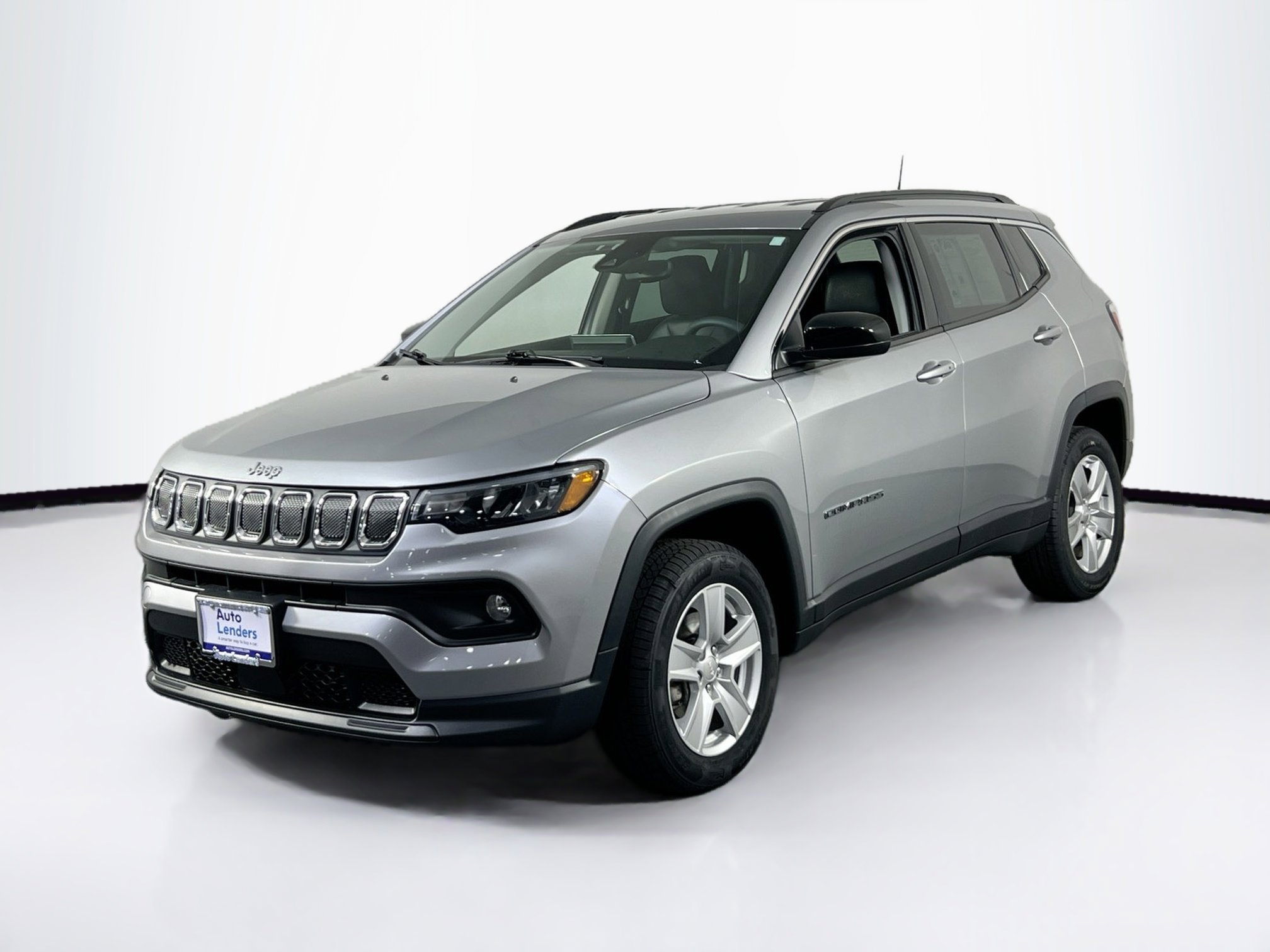 Used 2022 Jeep Compass Latitude image 1