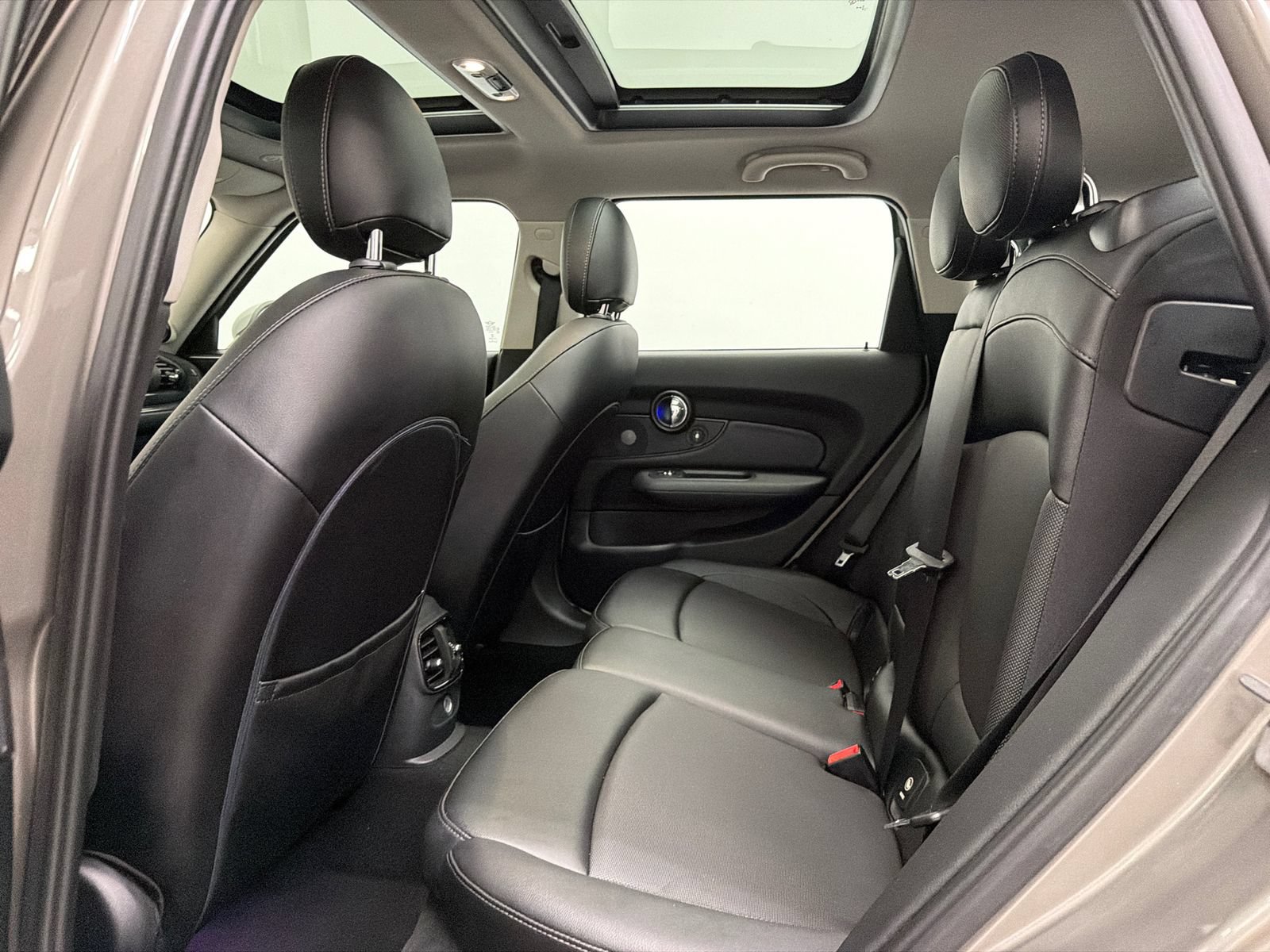 Used 2016 MINI Cooper Clubman FWD image 20