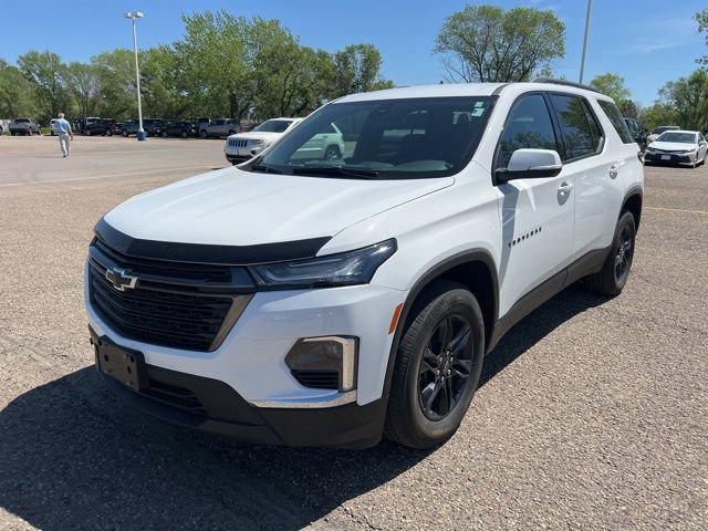 Used 2022 Chevrolet Traverse LT w/ Midnight/Sport Edition AWD/4WD image 4