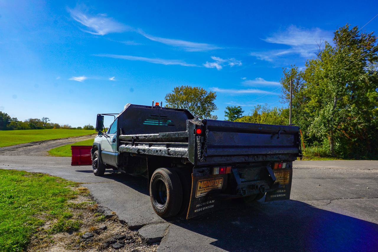 Used 2007 Chevrolet Silverado 3500 4x4 Regular Cab w/ Snow Plow Prep Package image 5