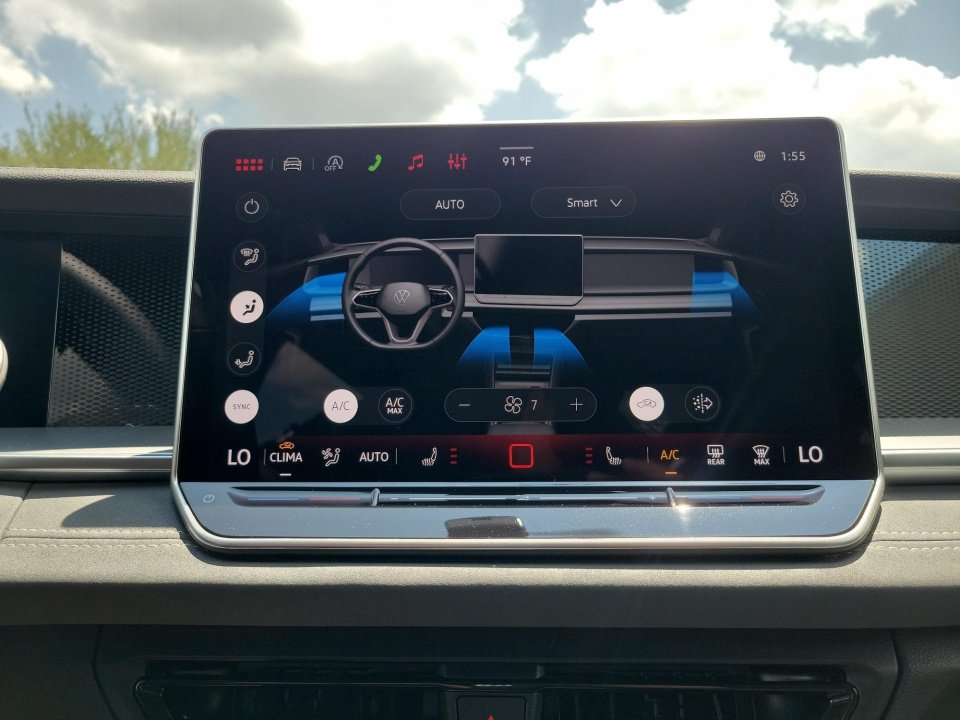 New 2026 Volkswagen Tiguan SE R-Line FWD image 18