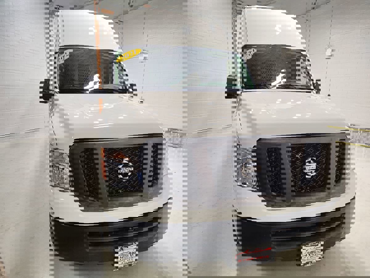 Used 2021 Nissan NV 2500 SV image 2
