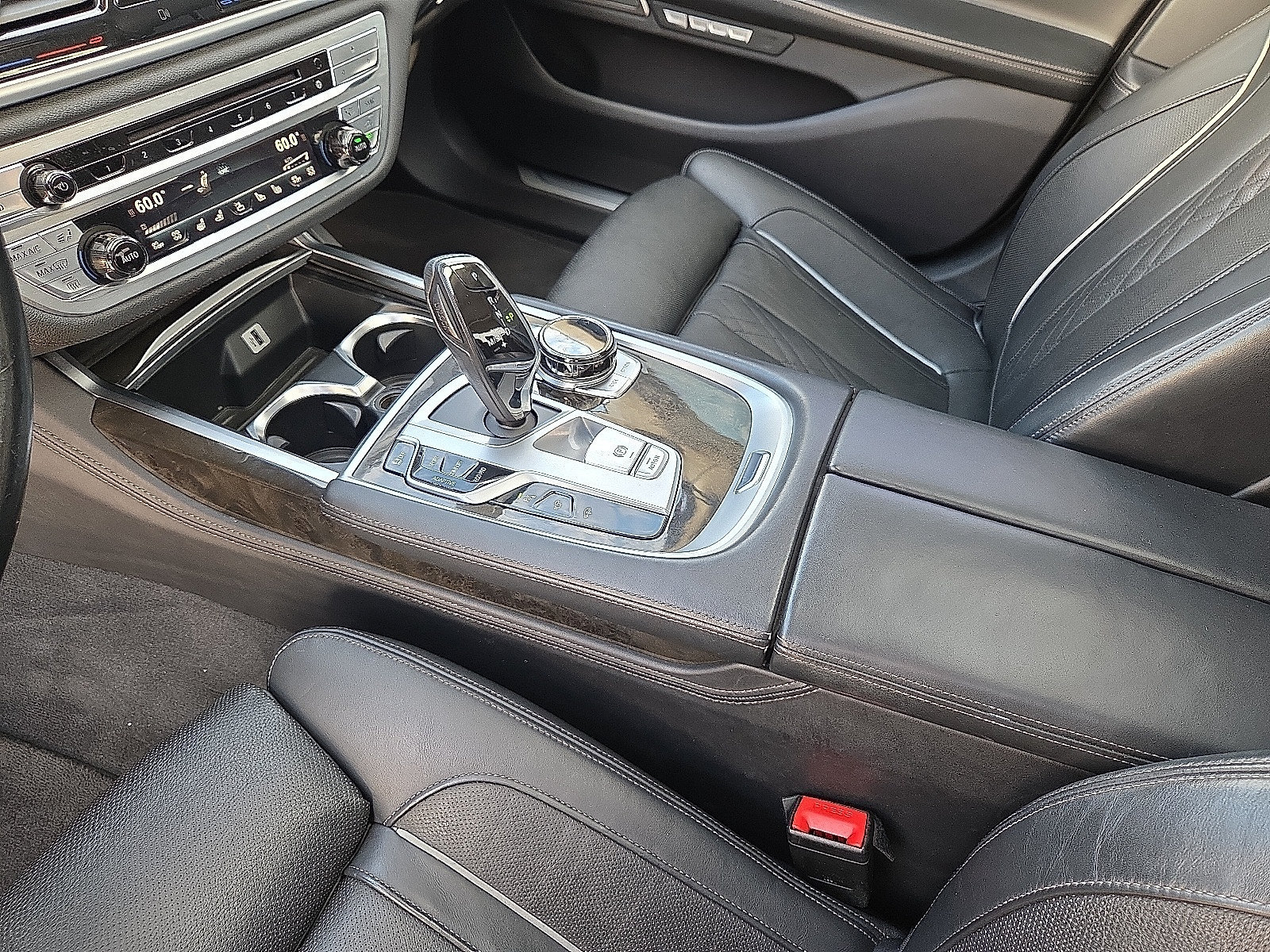 Used 2017 BMW 750i xDrive AWD/4WD image 10