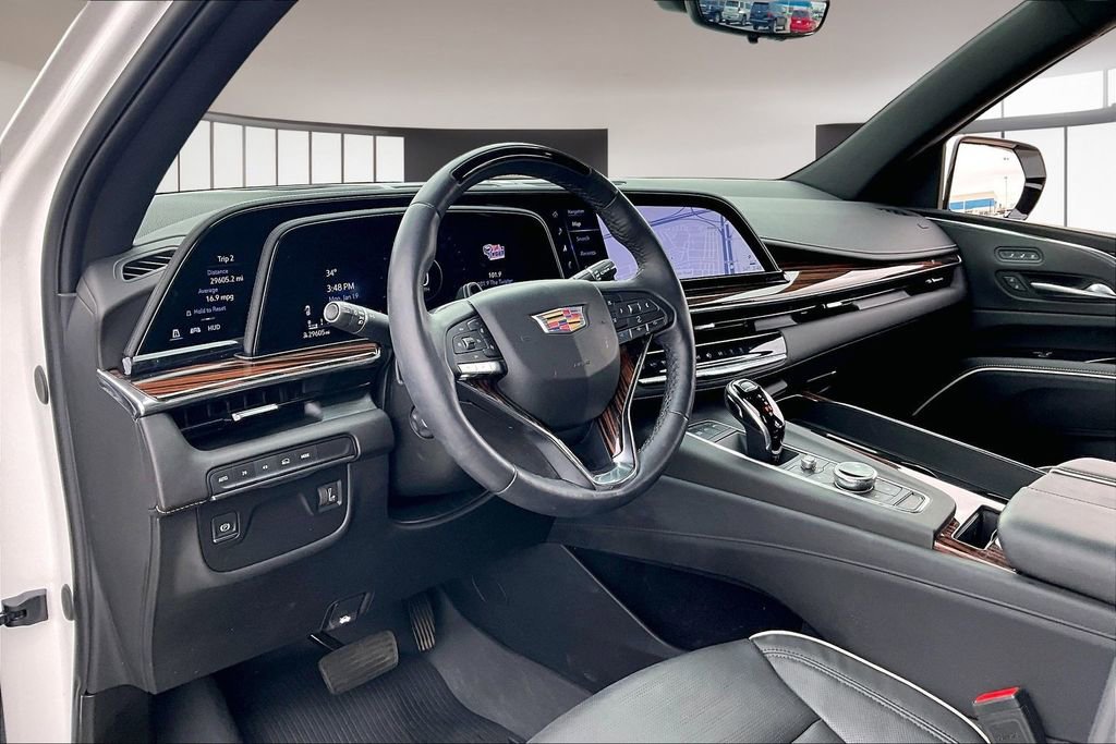 Used 2024 Cadillac Escalade ESV Premium Luxury image 13
