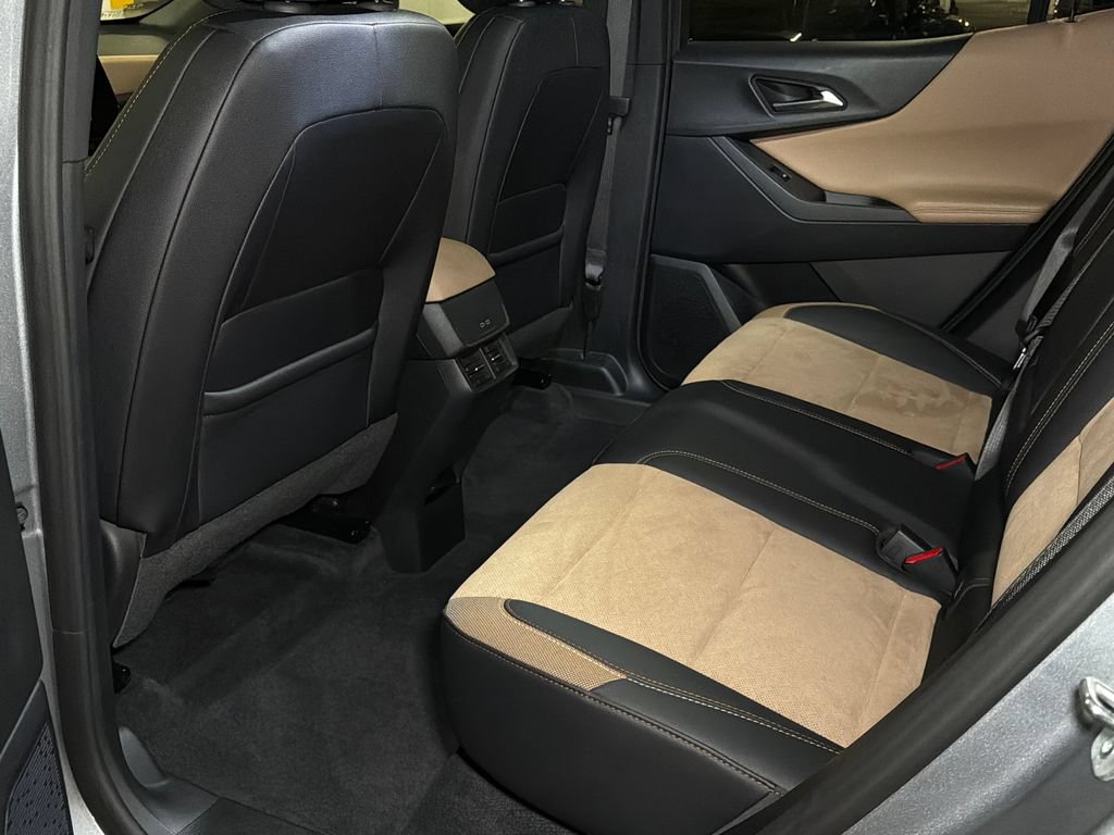 Used 2025 Chevrolet Equinox ACTIV FWD image 20
