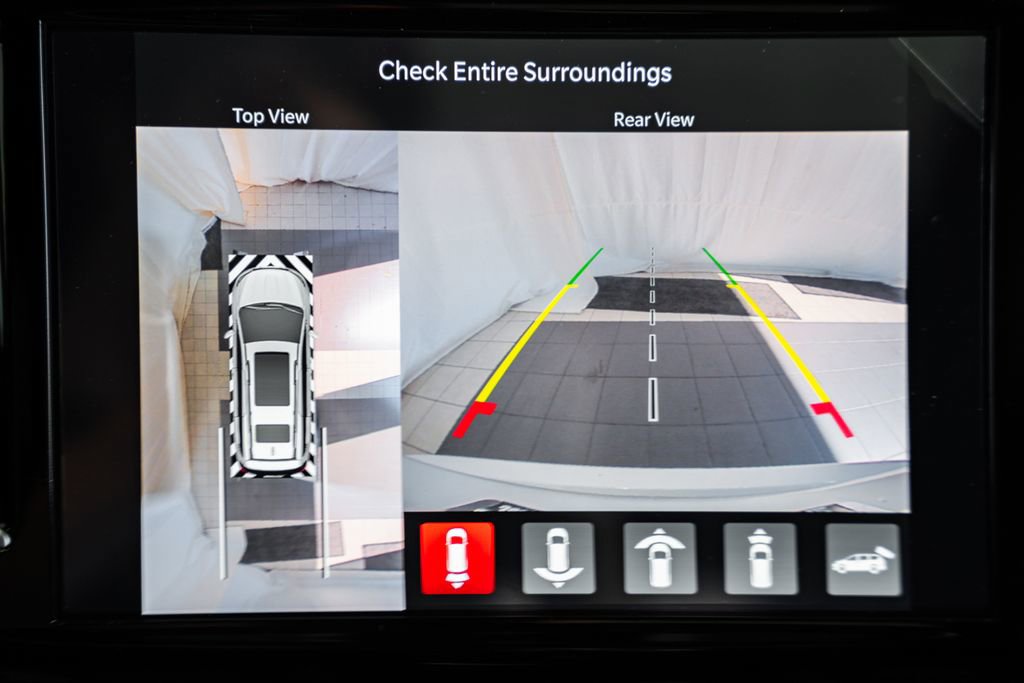 New 2026 Chrysler Pacifica Limited w/ Uconnect Theater Family Group image 39