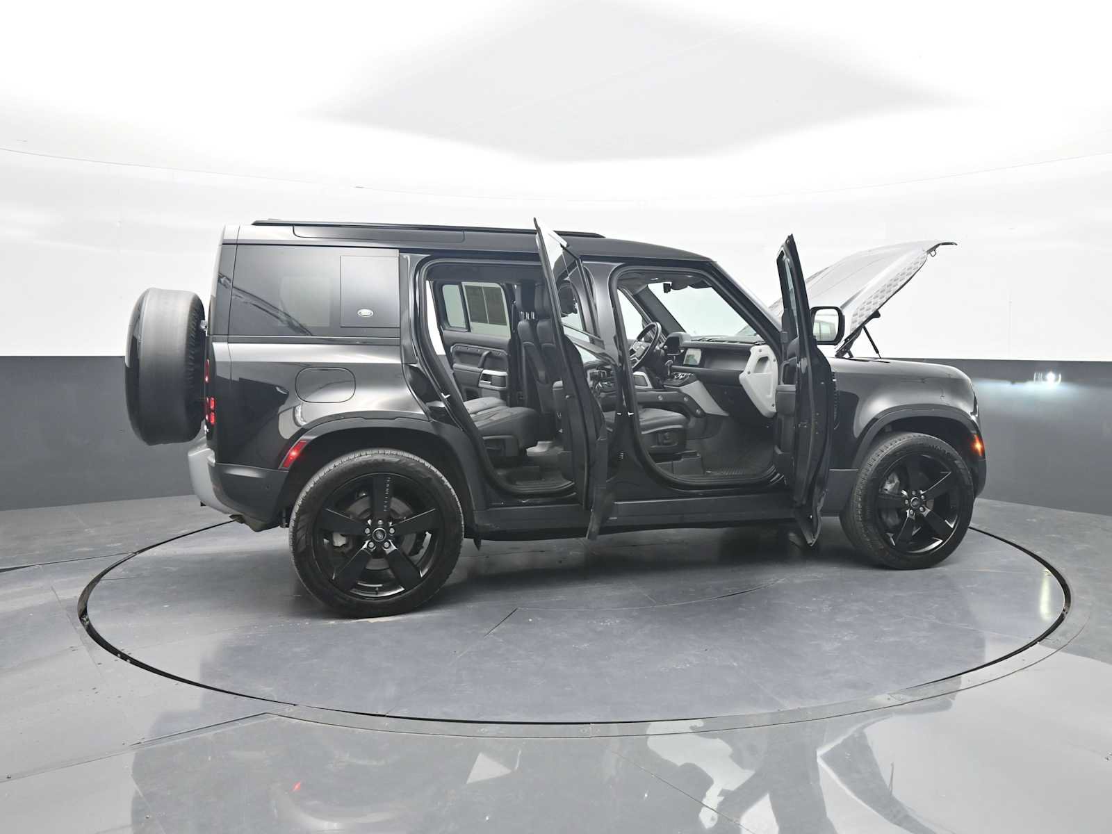 Used 2023 Land Rover Defender 110 SE AWD/4WD image 46