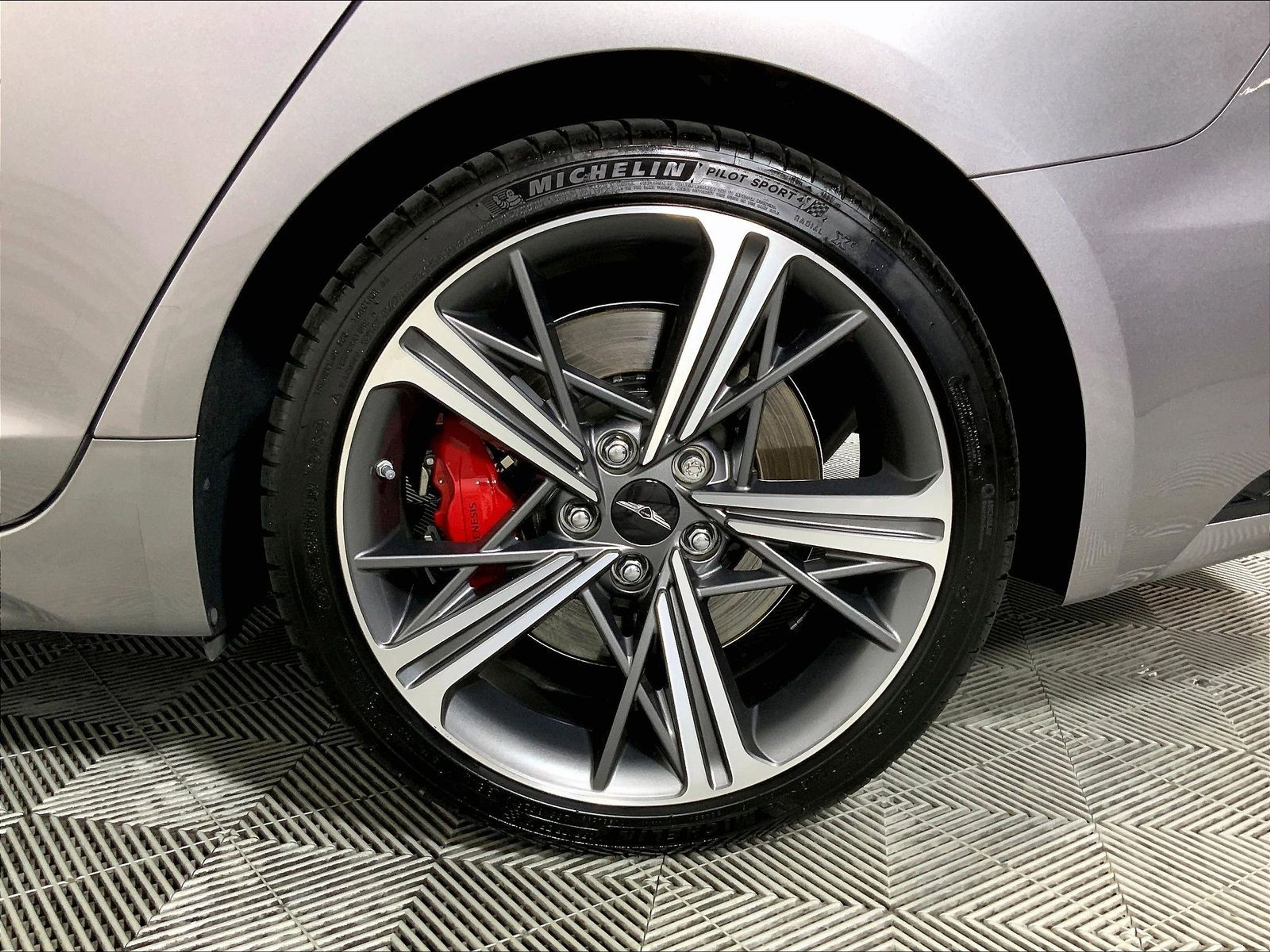 Used 2024 Genesis G70 3.3T Advanced RWD image 28