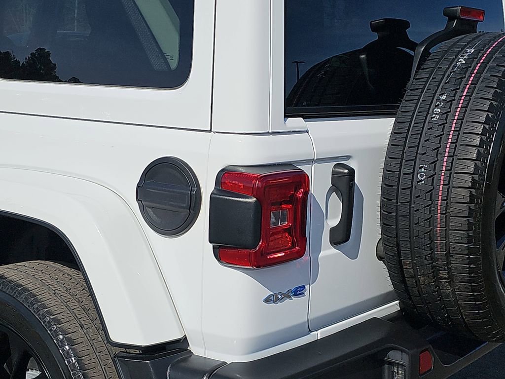 Used 2022 Jeep Wrangler Unlimited Sahara w/ Cold Weather Group image 39