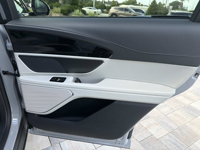New 2026 Lincoln Nautilus Premier AWD/4WD image 21