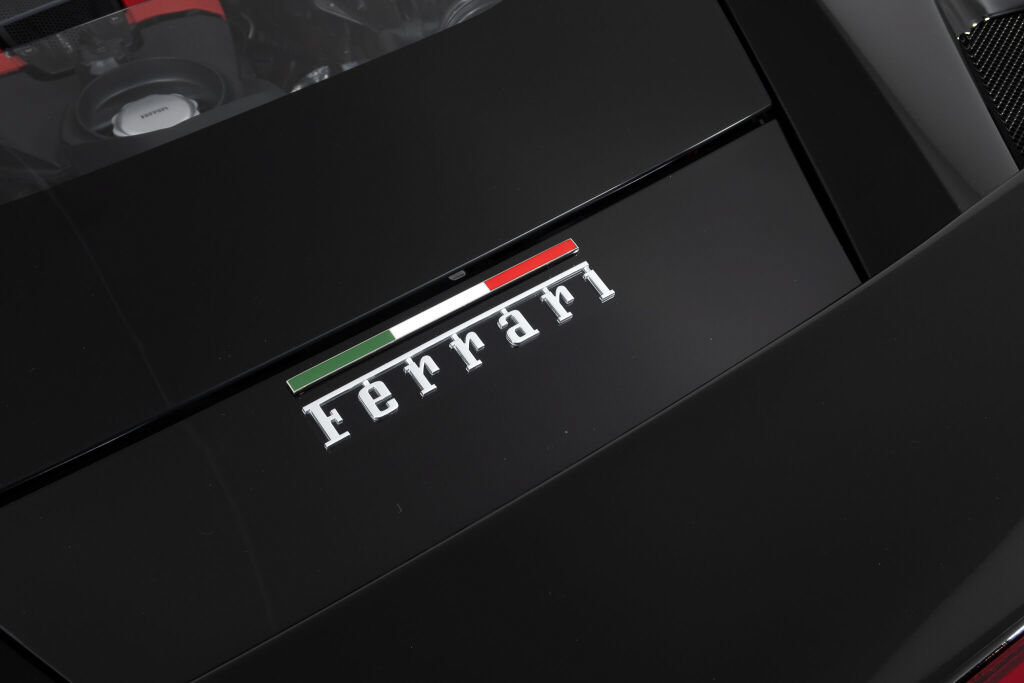 Used 2022 Ferrari F8 Tributo RWD image 19