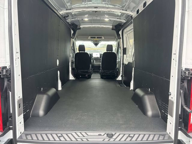 New 2026 Ford Transit 250 148 Medium Roof w/ Load Area Protection Package RWD image 5