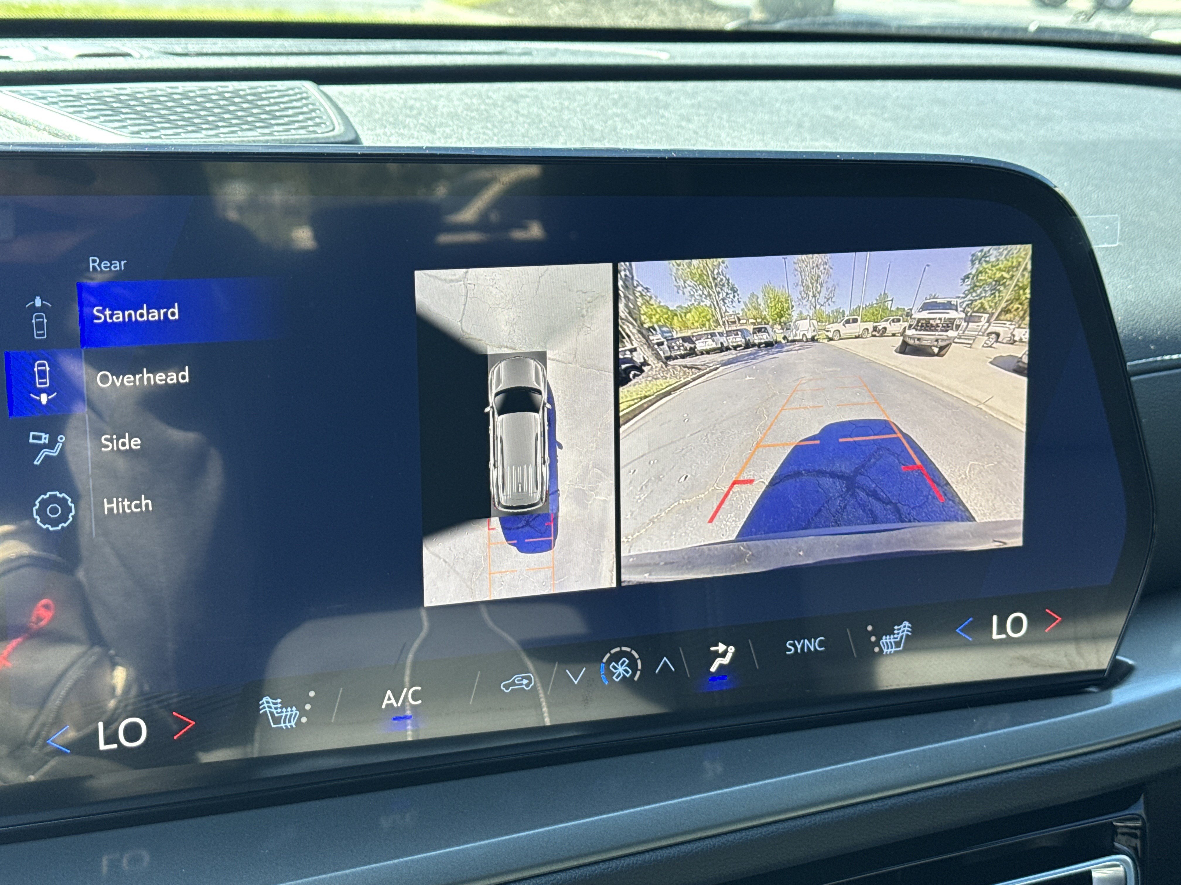 New 2027 Chevrolet Traverse LT w/ Enhanced Driving Package FWD image 31