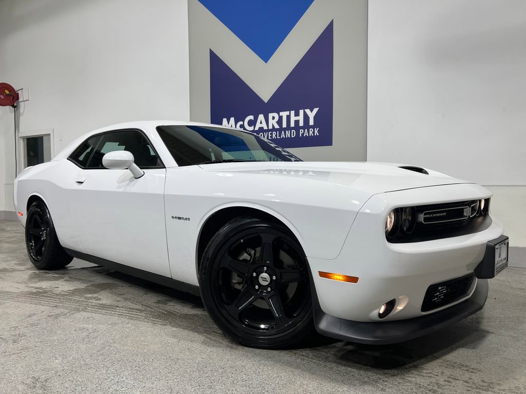 Used 2022 Dodge Challenger R/T image 2