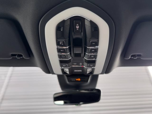 New 2026 Porsche Macan AWD/4WD image 27