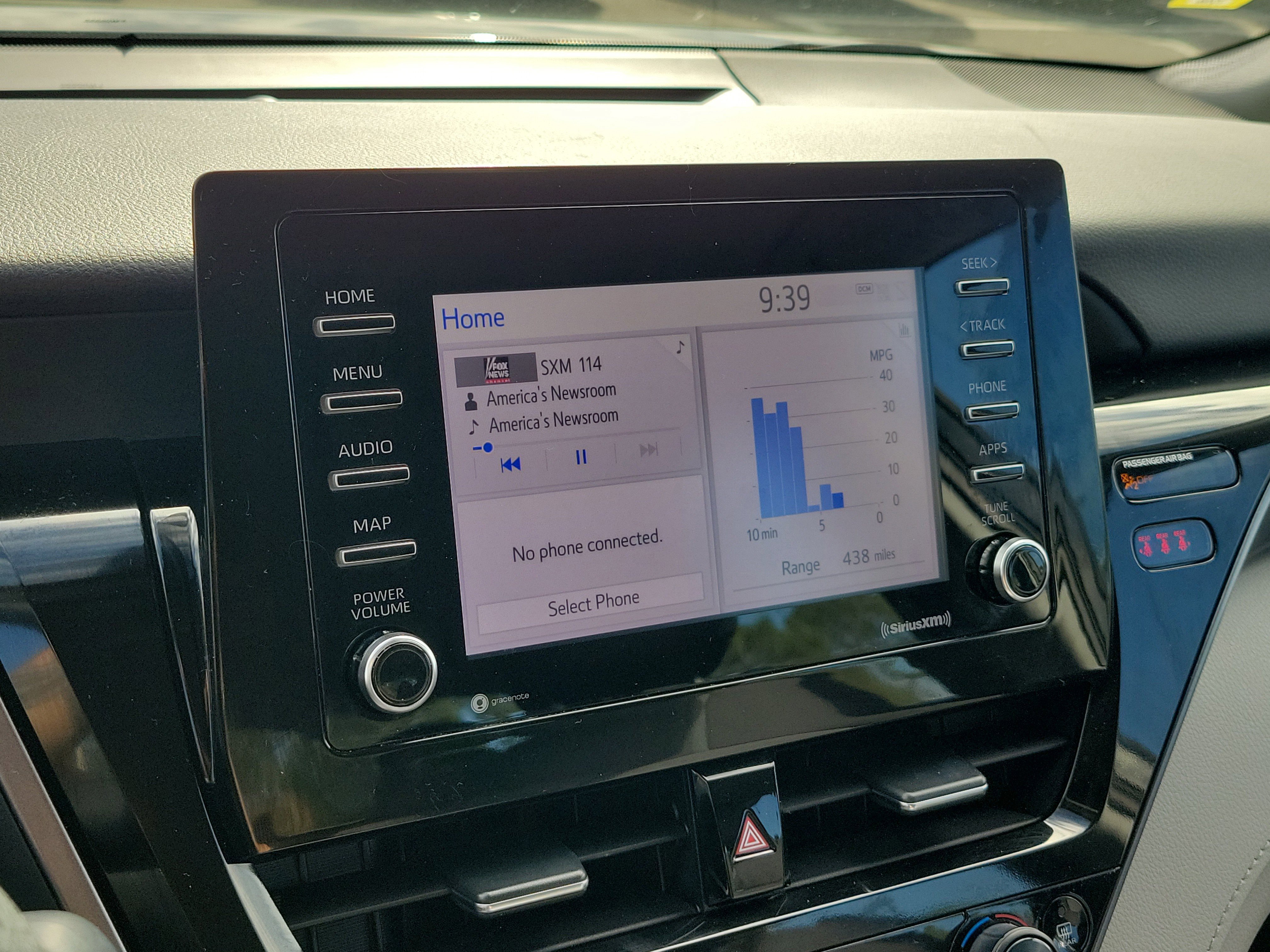 Used 2022 Toyota Camry LE image 30