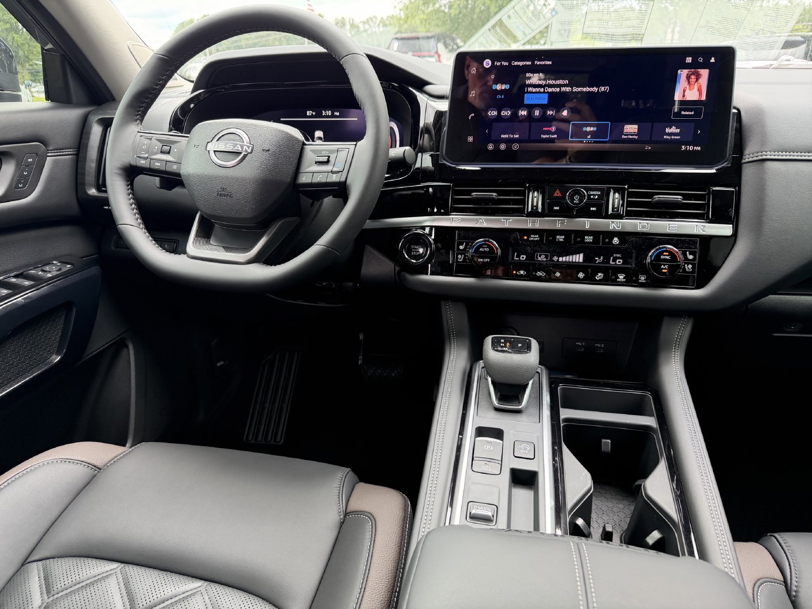 New 2026 Nissan Pathfinder Platinum w/ Cargo Package FWD image 3