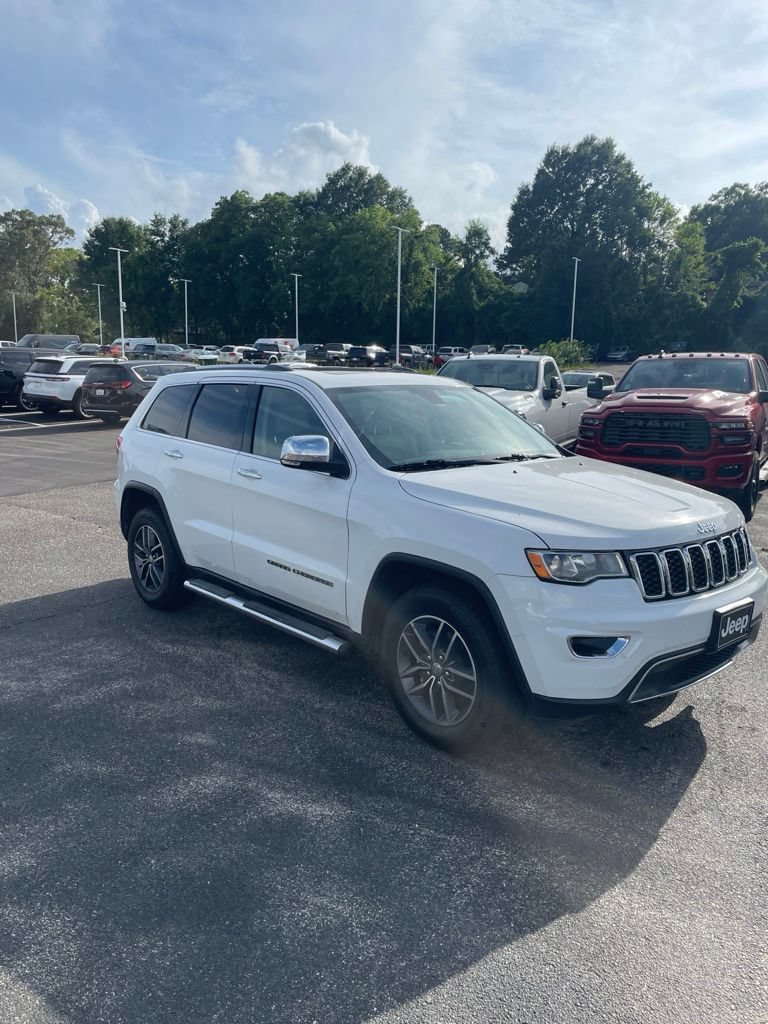 Used 2017 Jeep Grand Cherokee Limited w/ Mopar Chrome Edition Group AWD/4WD image 5