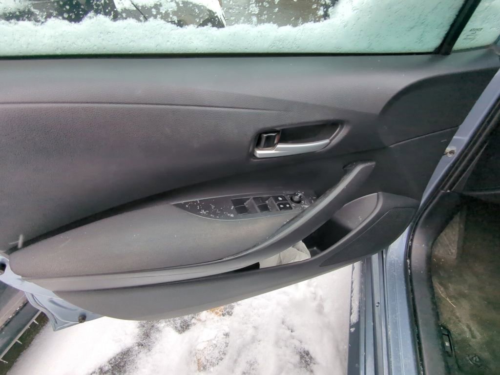 Used 2021 Toyota Corolla LE image 8