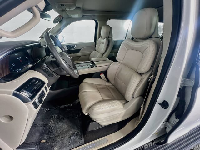 Used 2021 Lincoln Navigator Reserve w/ Luxury Package RWD image 10