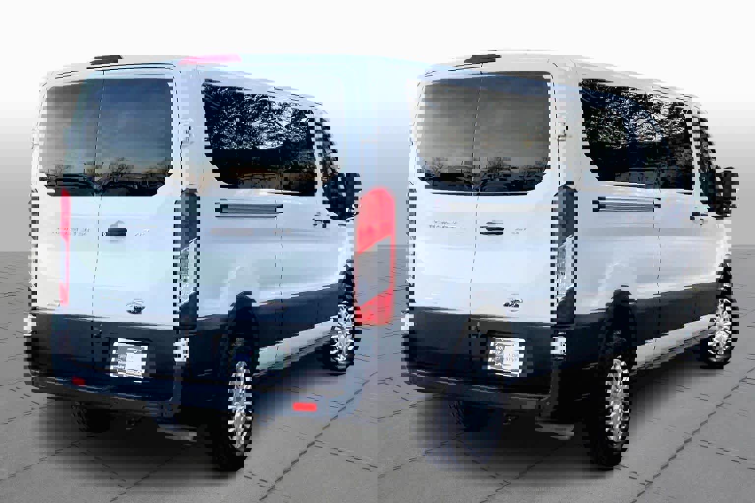 Used 2023 Ford Transit 350 XLT image 23