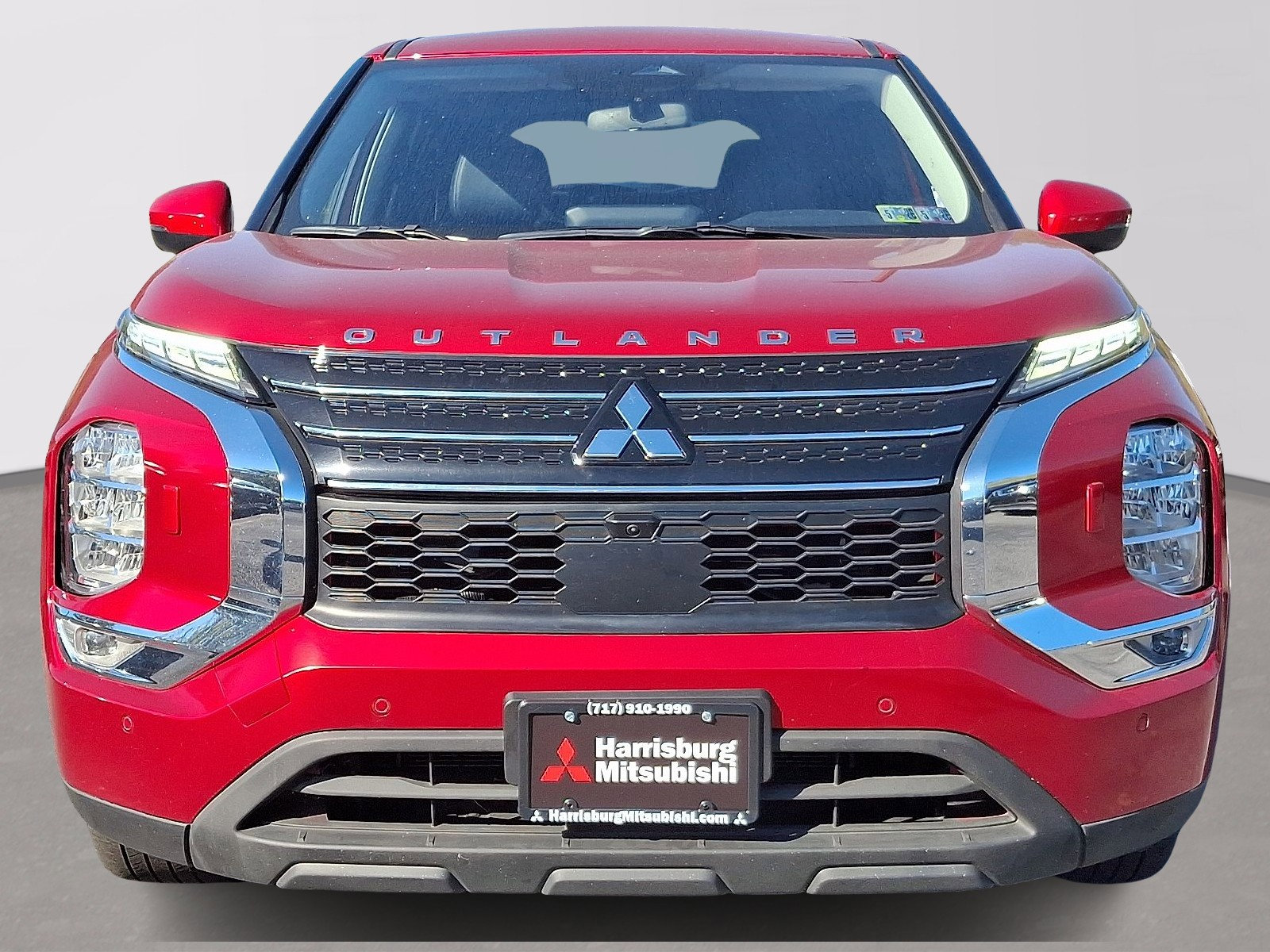 Used 2024 Mitsubishi Outlander SE image 2