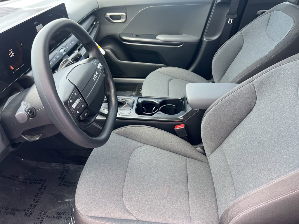 Used 2025 Kia K4 LXS image 17