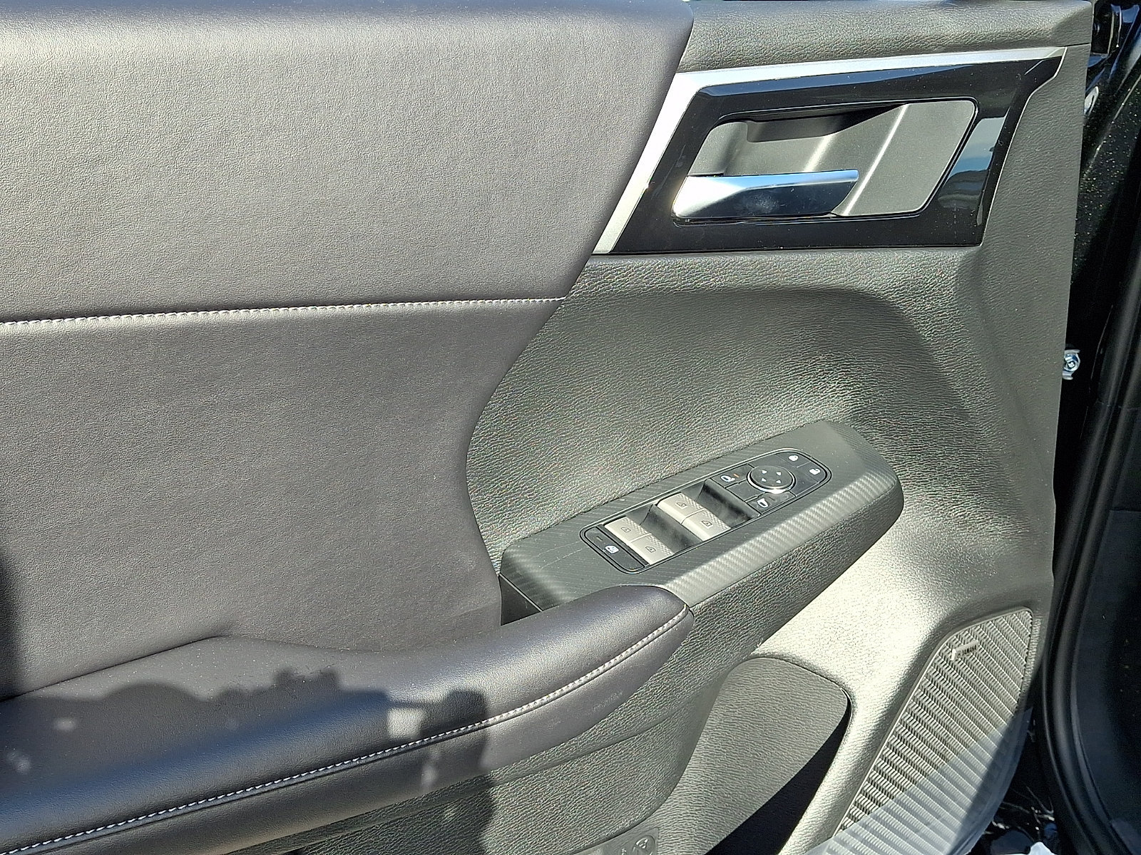 New 2026 Mitsubishi Outlander LE AWD/4WD image 10