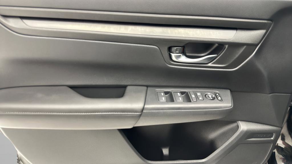 Used 2025 Honda CR-V LX image 13