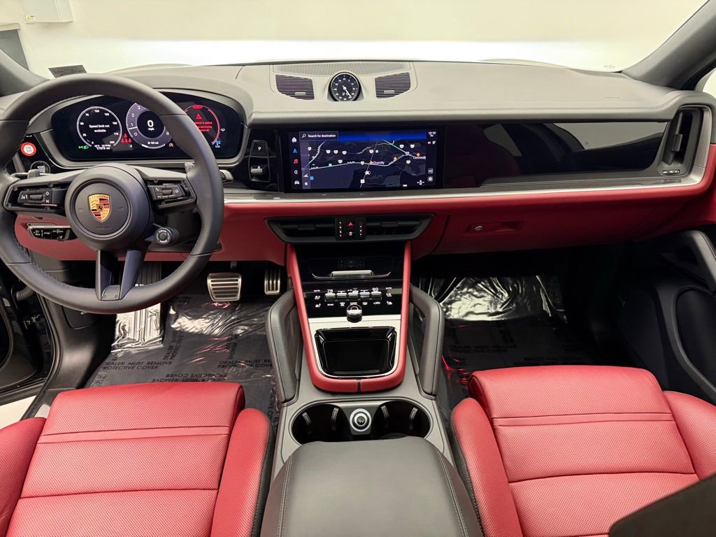 Used 2025 Porsche Cayenne S image 28