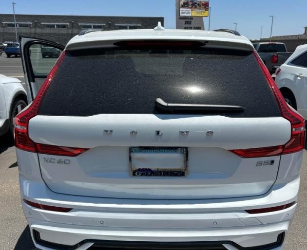 Used 2025 Volvo XC60 B5 Core AWD/4WD image 5