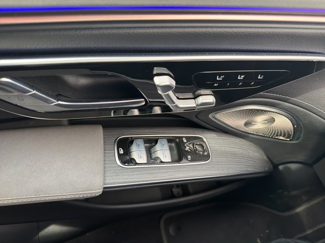 Used 2023 Mercedes-Benz EQS 580 4MATIC Sedan image 11
