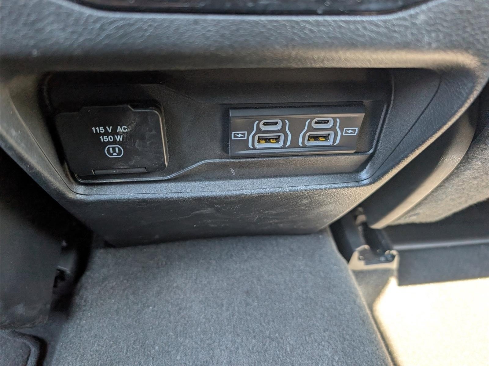 Used 2023 Jeep Grand Cherokee Altitude AWD/4WD image 15