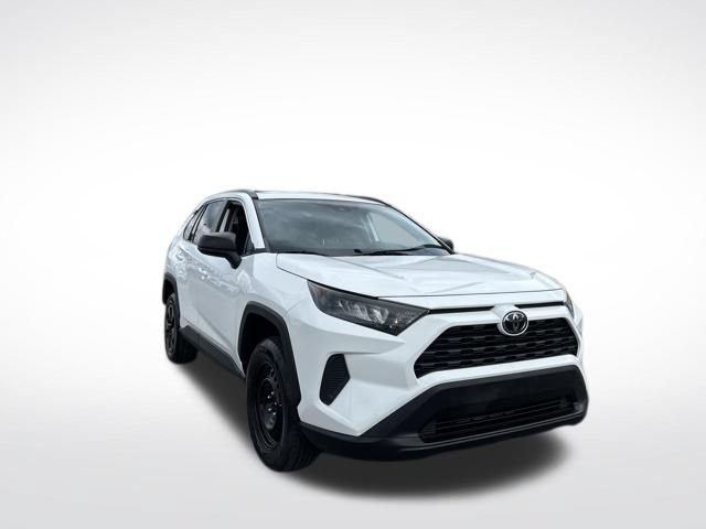 Used 2020 Toyota RAV4 LE FWD video 1