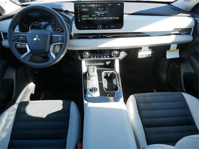 New 2026 Mitsubishi Outlander SE image 7