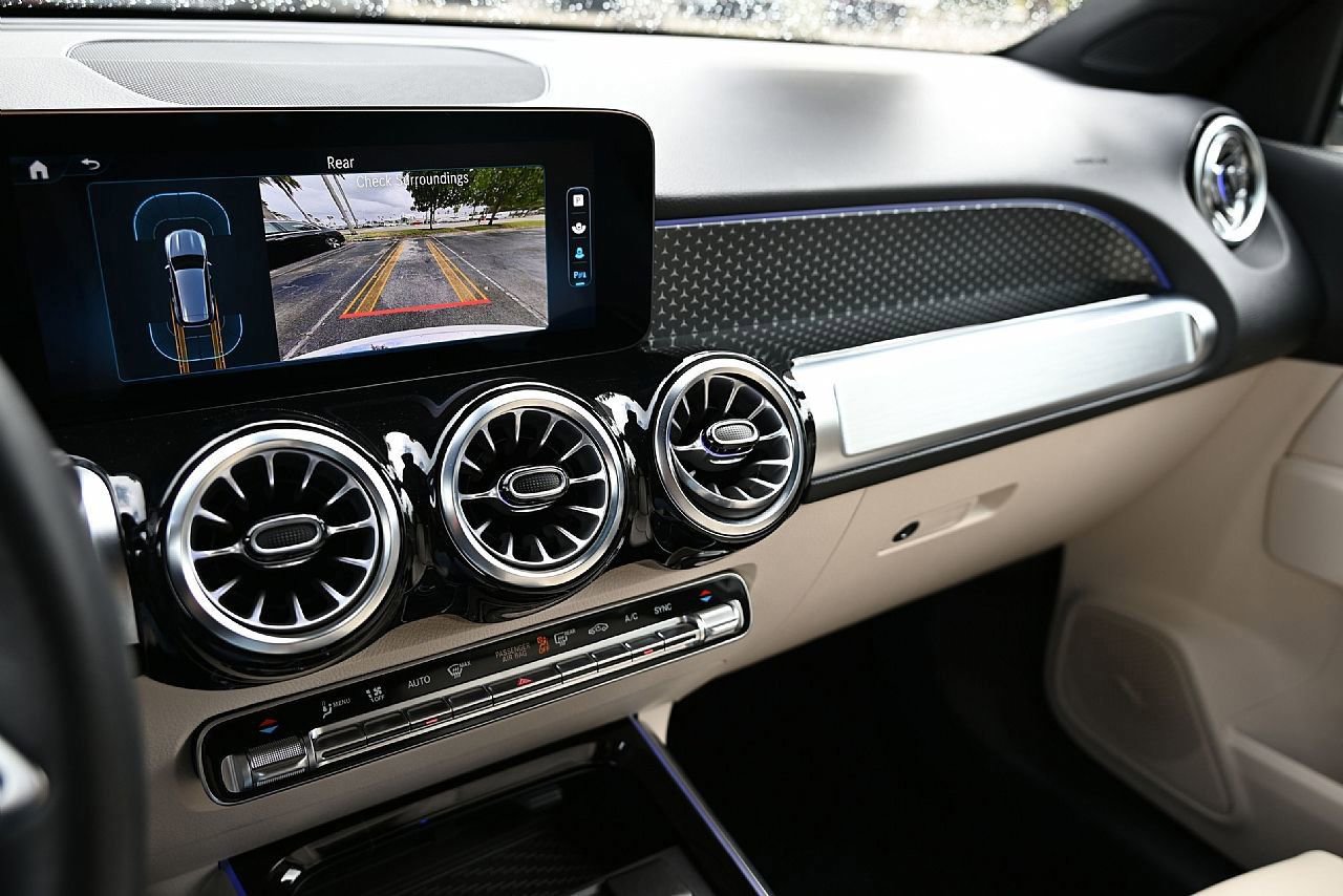 Certified 2025 Mercedes-Benz GLB 250 image 25